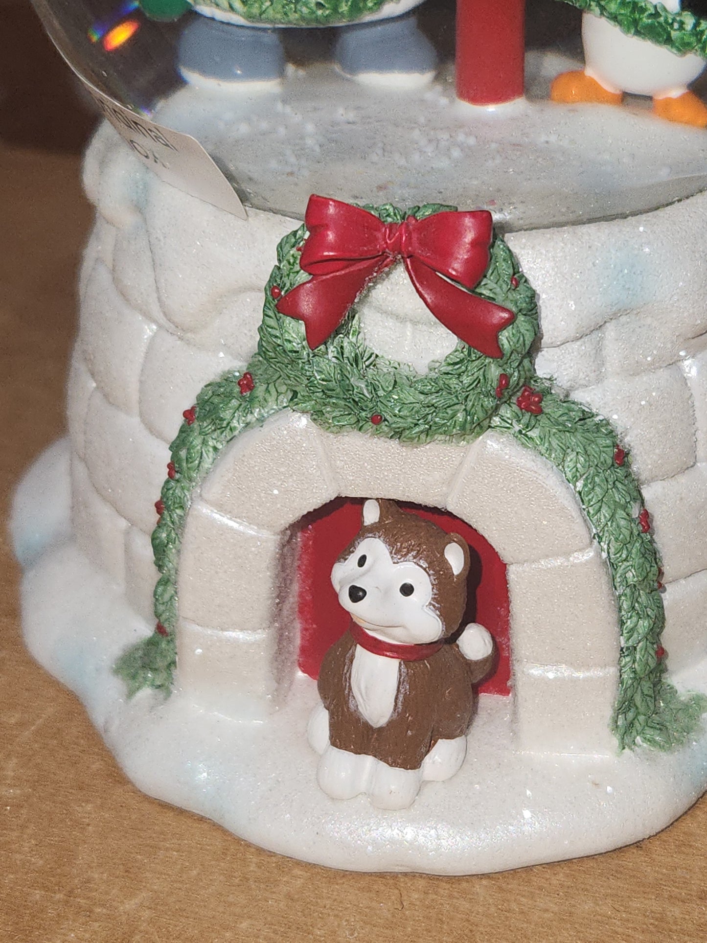Hallmark Keepsake Snow Globe Frosty Friends Husky Penguin Inuit sg78