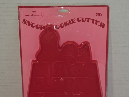 Vintage Cookie Cutter Hallmark Peanuts Snoopy NOS Sealed in Original Package vcc9