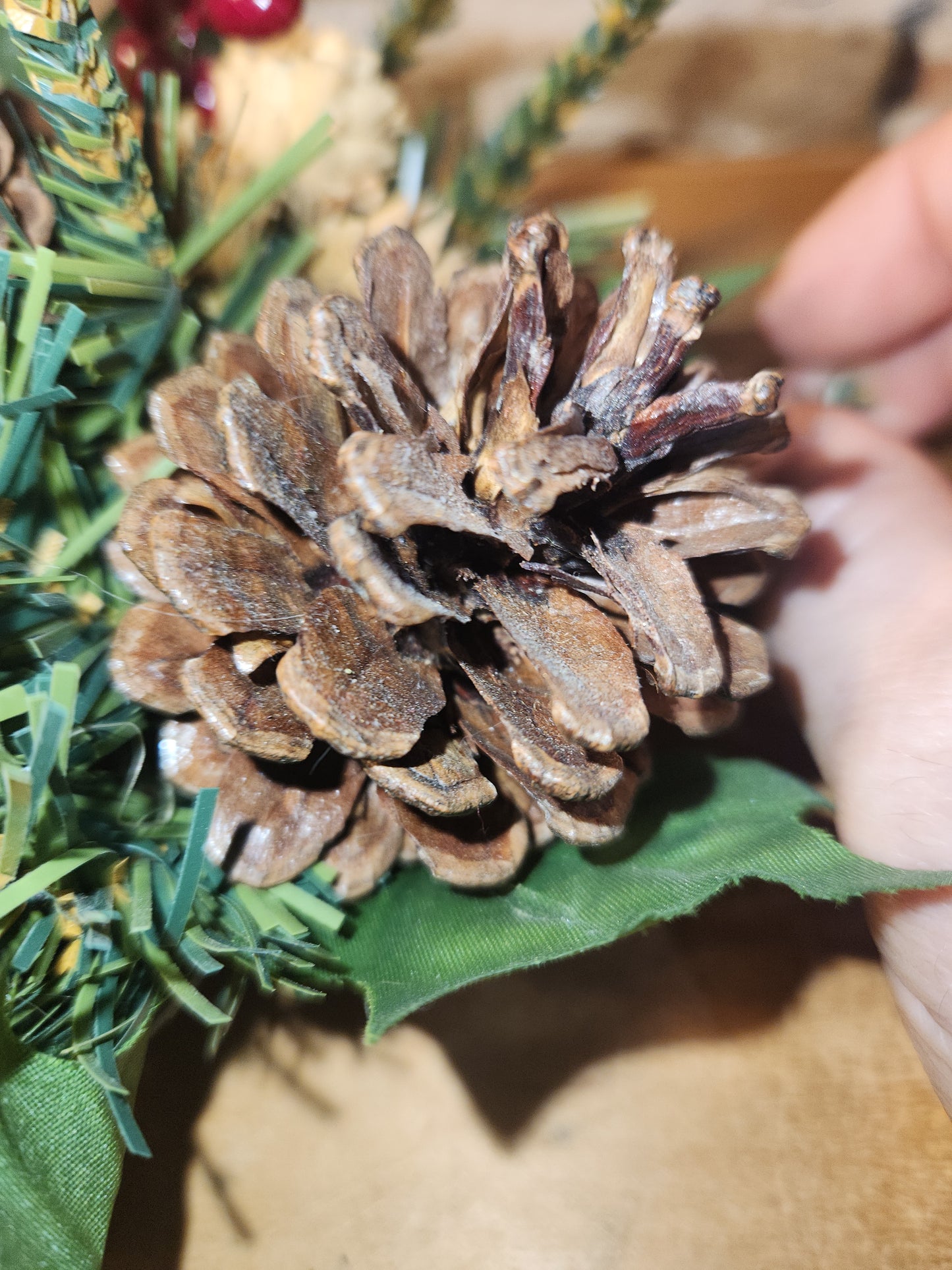Vintage Christmas Candle Ring Centerpiece Pinecone Berry Evergreen Hobby Lobby cr1