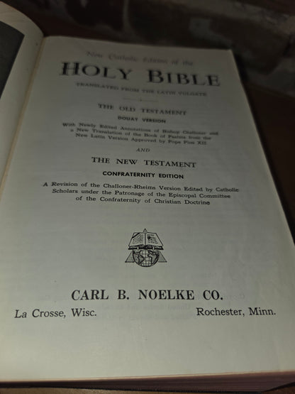 Vintage Hardcover Holy Bible New Catholic Edition 1954 vb83
