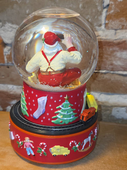 Hallmark Coca-Cola Coke Santa Christmas Musical Snow Globe Vintage Moving Train 2001 cc240