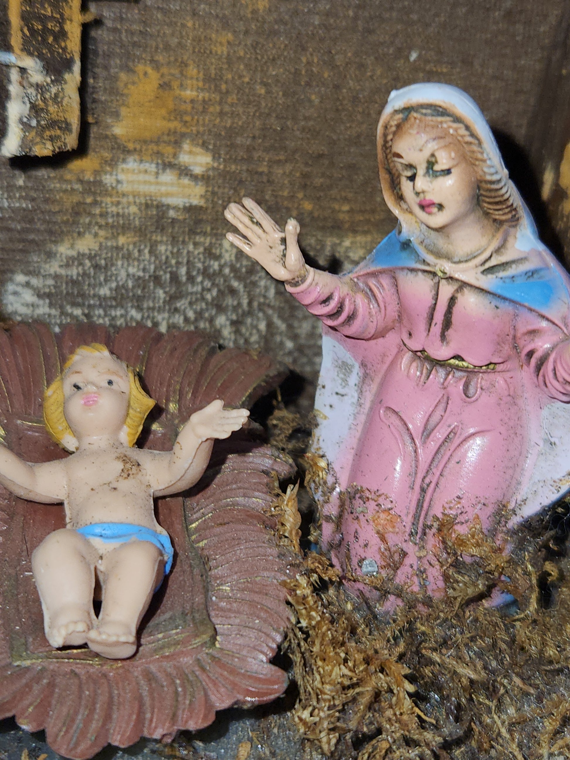 Vintage Italian Small Nativity Set. Mary, Joseph, Jesus, Sheep, Creche NO BOX ns77