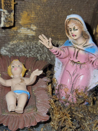 Vintage Italian Small Nativity Set. Mary, Joseph, Jesus, Sheep, Creche NO BOX ns77