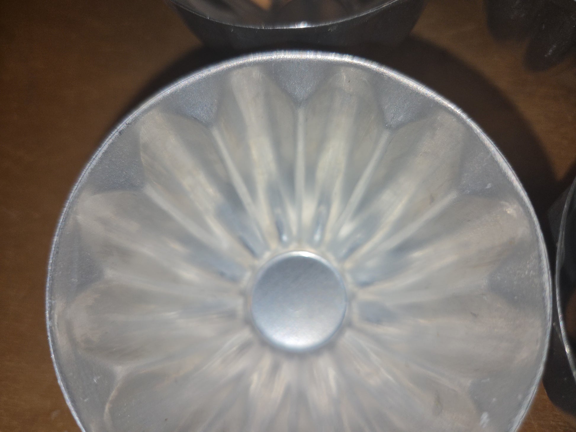 Vintage Set of 10 Small Aluminum Scalloped Fluted Tins Molds Cups Bundt Pans AS IS al23