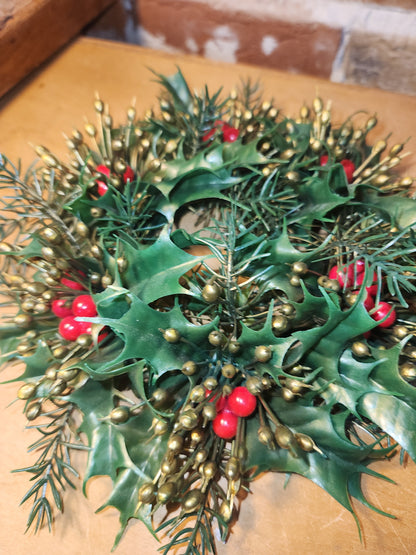 Vintage Christmas Candle Ring Centerpiece Plastic Greenery Holly Berry Evergreen cr2