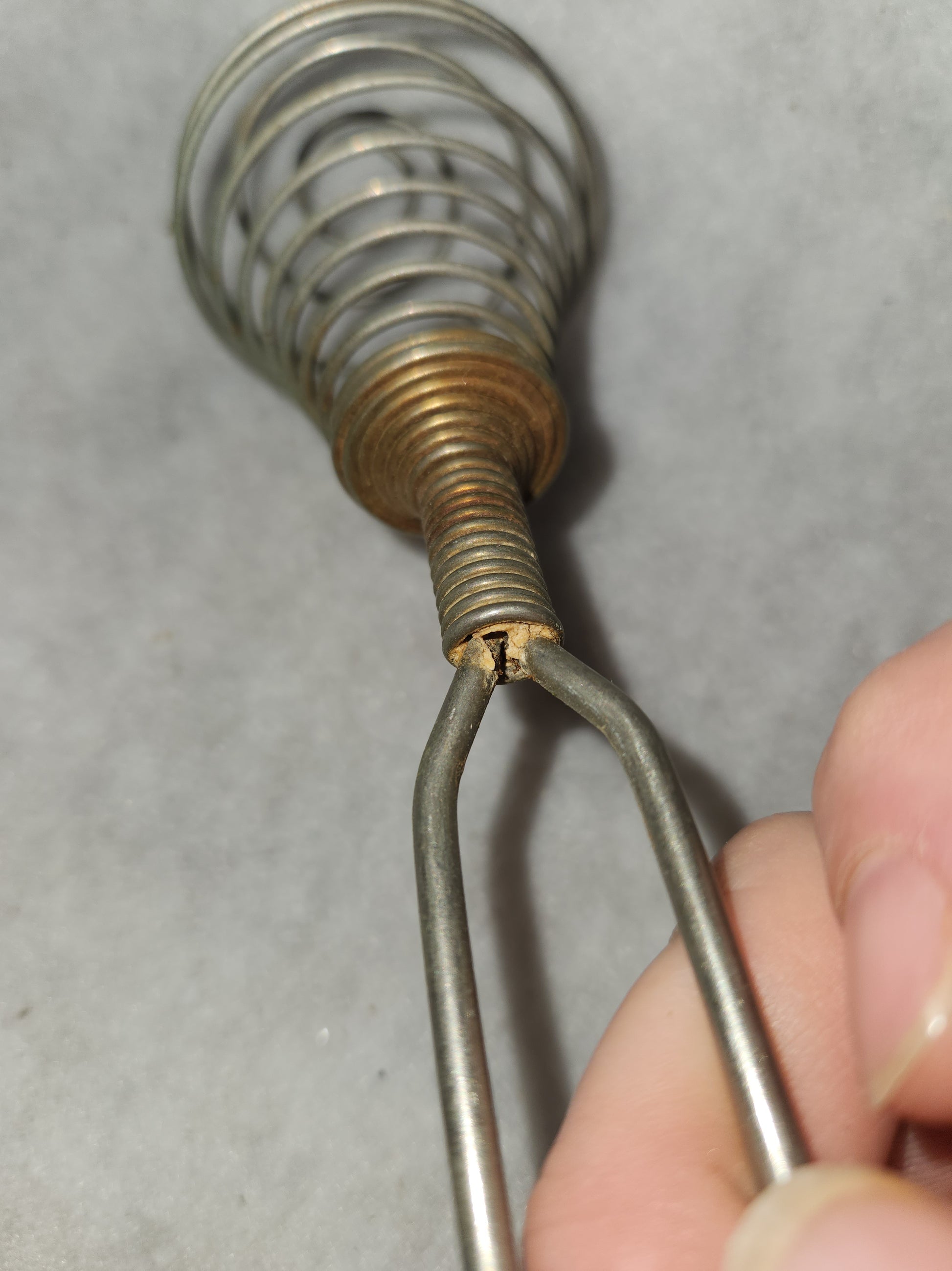 Vintage 2 piece kitchen metal wire coil beehive egg separator & wire coil whisk kit77