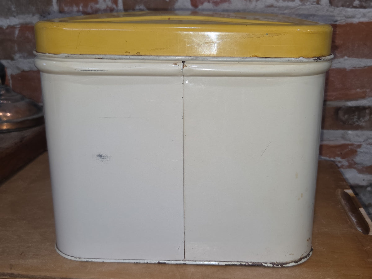 Vintage Decoware Metal Bread Box Hinged Lid Pinecones Yellow Cream AS IS tbb4