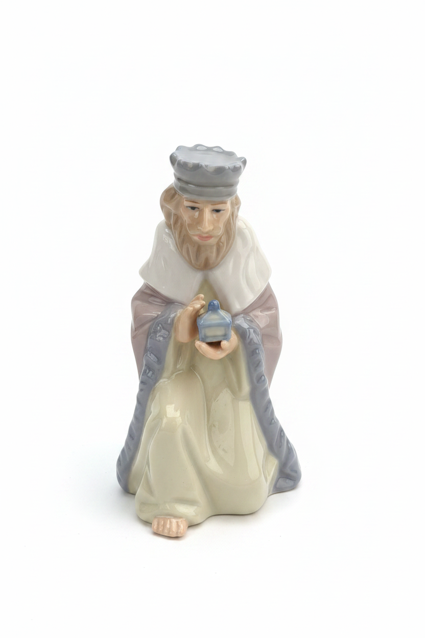 Vintage Replacement piece for Hallmark Ceramic 11 piece Nativity Set. WISEMAN #2 ONLY