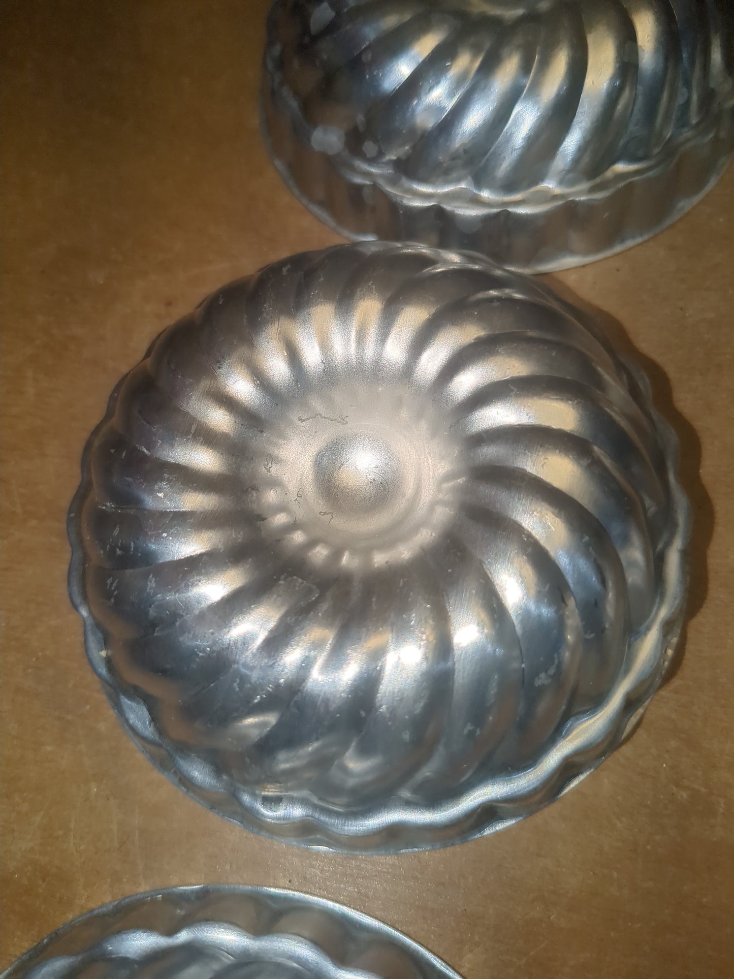 Vintage Mini Bundt Pans Jello Molds Aluminum Tart Tins, Cake Molds 3 3/4" Diameter alu03