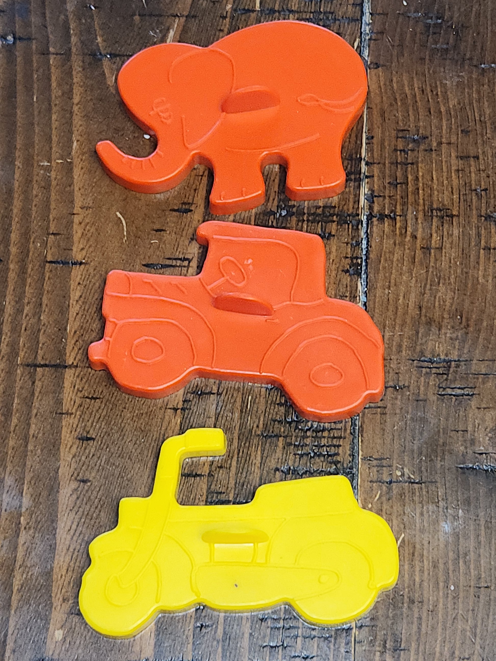 Vintage Lone Toy Tree plastic cookie cutters C6