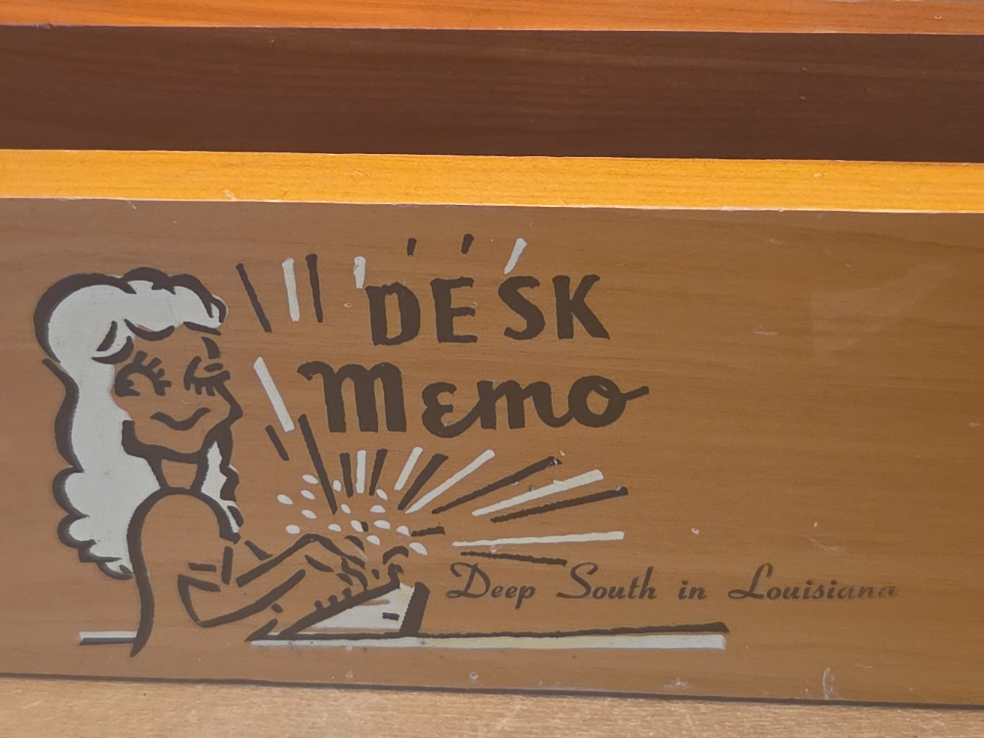 Vintage Cedar Wooden Lady Desk Memo and Pen Holder Deep South of Louisiana MCM dh7