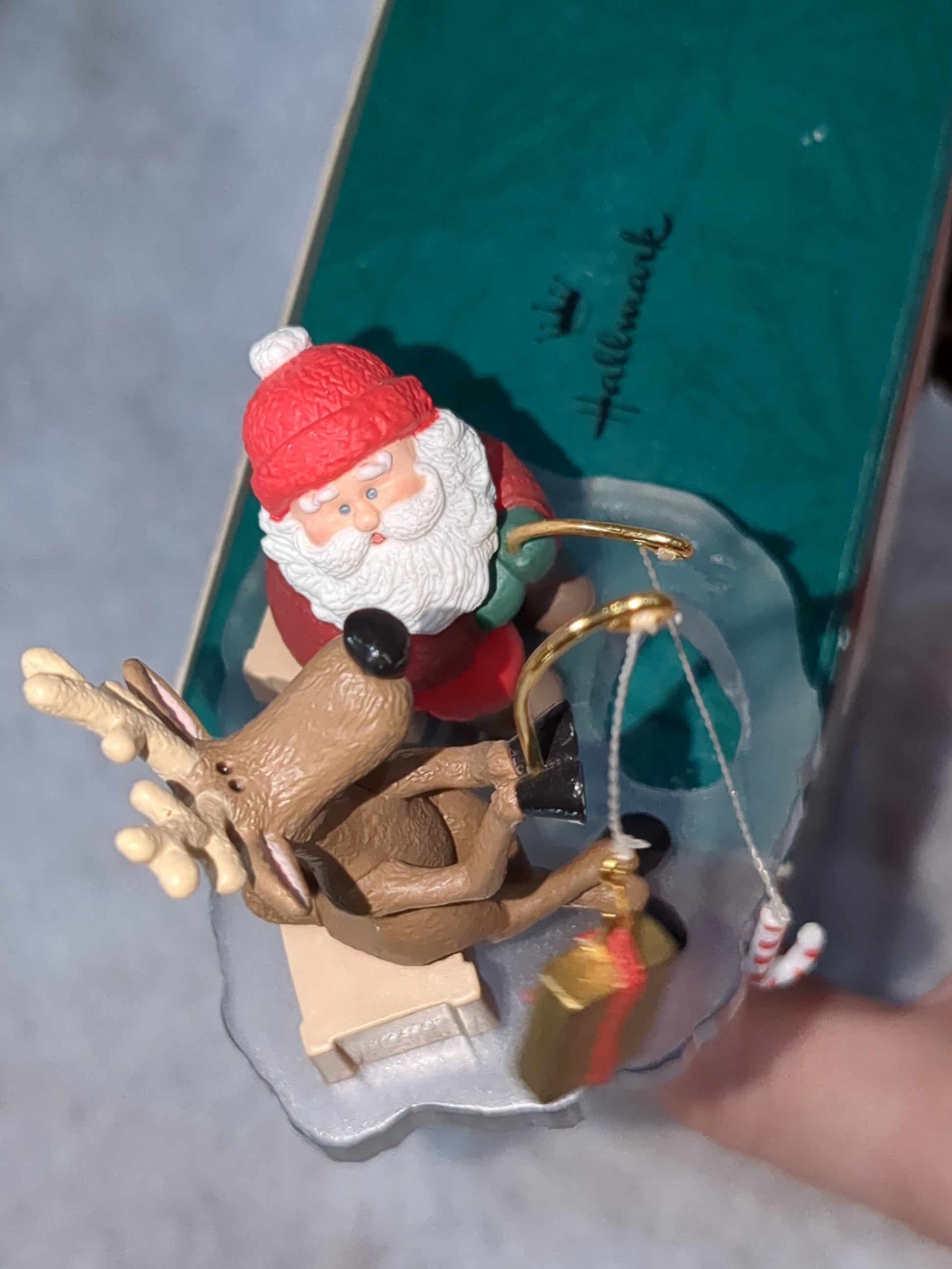 Hallmark Keepsake Ornament Collector's Club 1995 Membership Ornament Fishing for Fun ho48