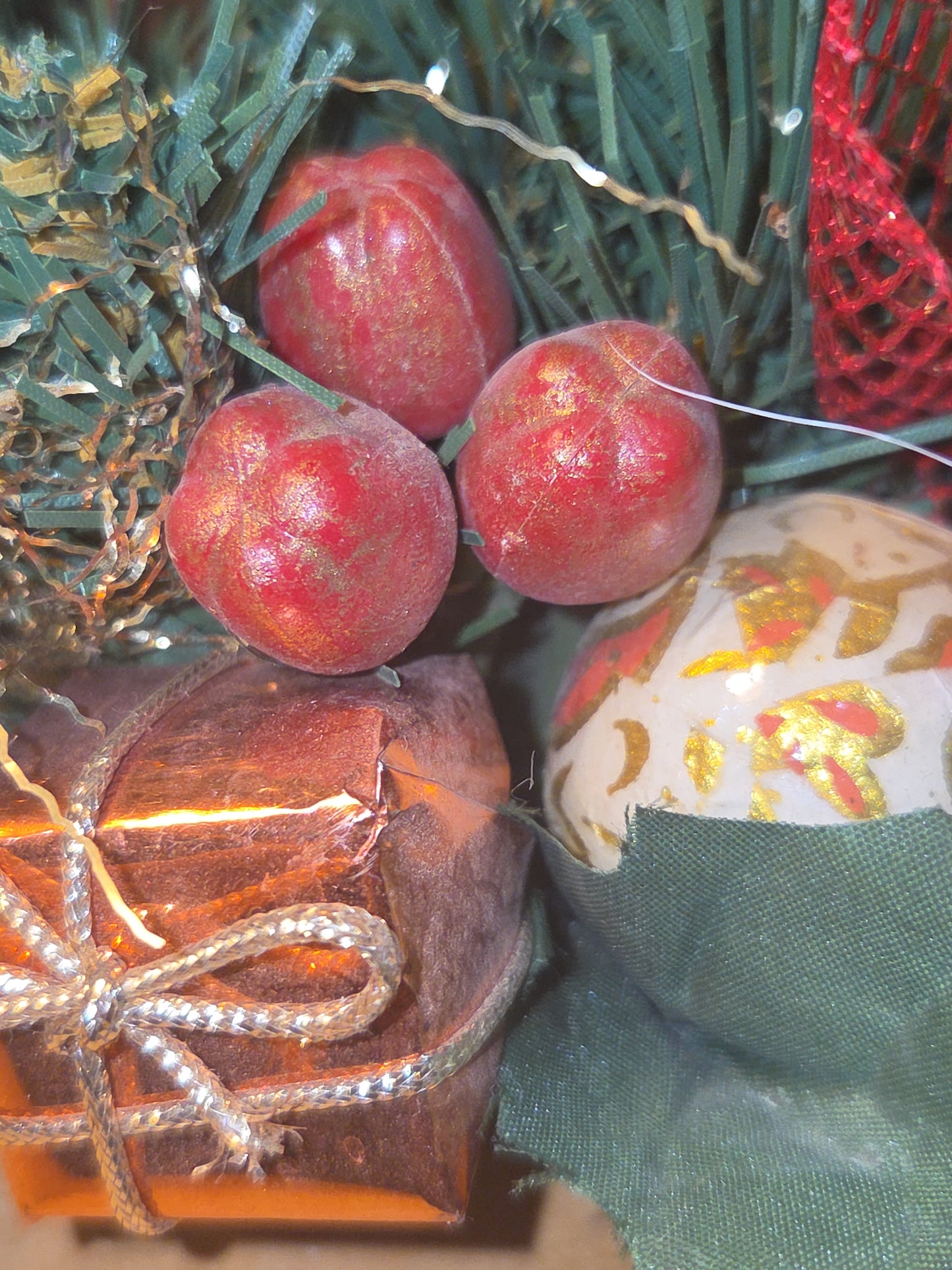 Vintage Christmas Candle Ring Centerpiece Gift Ornament Berries