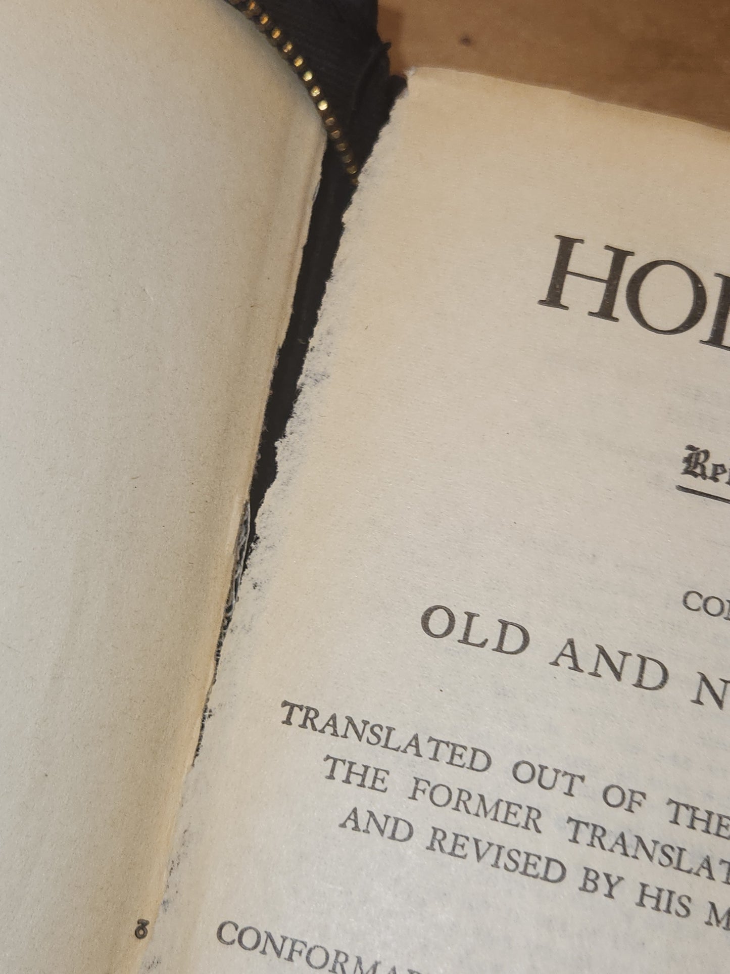 Vintage Hardcover Zipper The Holy Bible Red Letter Edition vb03