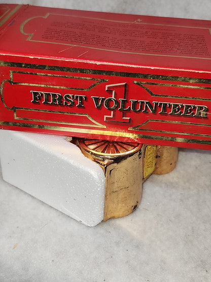 Avon Decanter First Volunteer gold fire truck Oland Cologne CLEARANCE av561