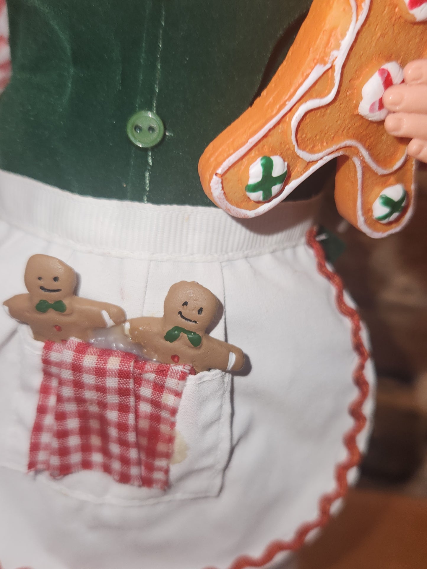 Roman Collectible Santa Baker with Gingerbread Cookie