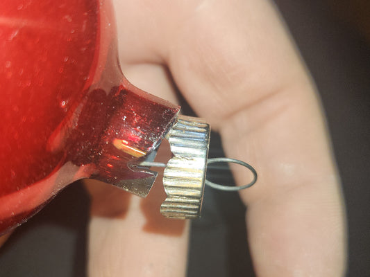 Vintage Shiny Brite 2 1/2" Red Ornaments in Box. Incomplete set. AS IS bo81