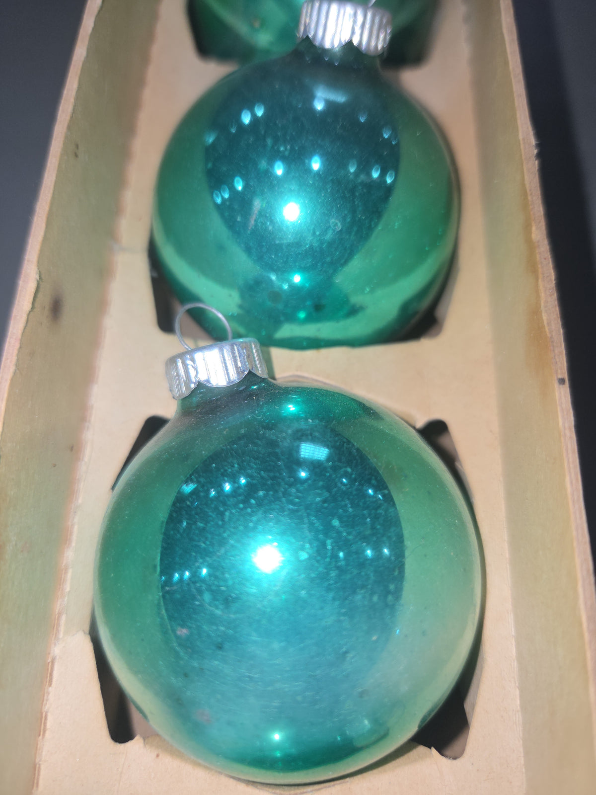 Vintage Shiny Brite Glass Christmas Ornaments Five 2" Green Shades in Fanci-Pak Box As Is bo51