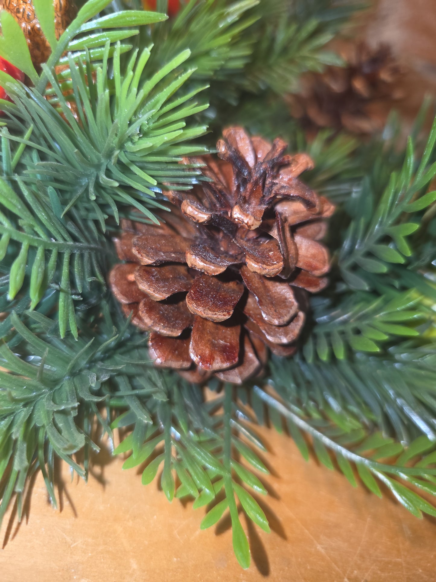 Vintage Christmas Candle Ring Centerpiece Plastic Greenery Pinecone Pear Berry Evergreen cr3