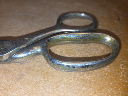 Vintage Richards of Sheffield England Radiant Golden Age Rustless Sewing Scissors Made in England sc9