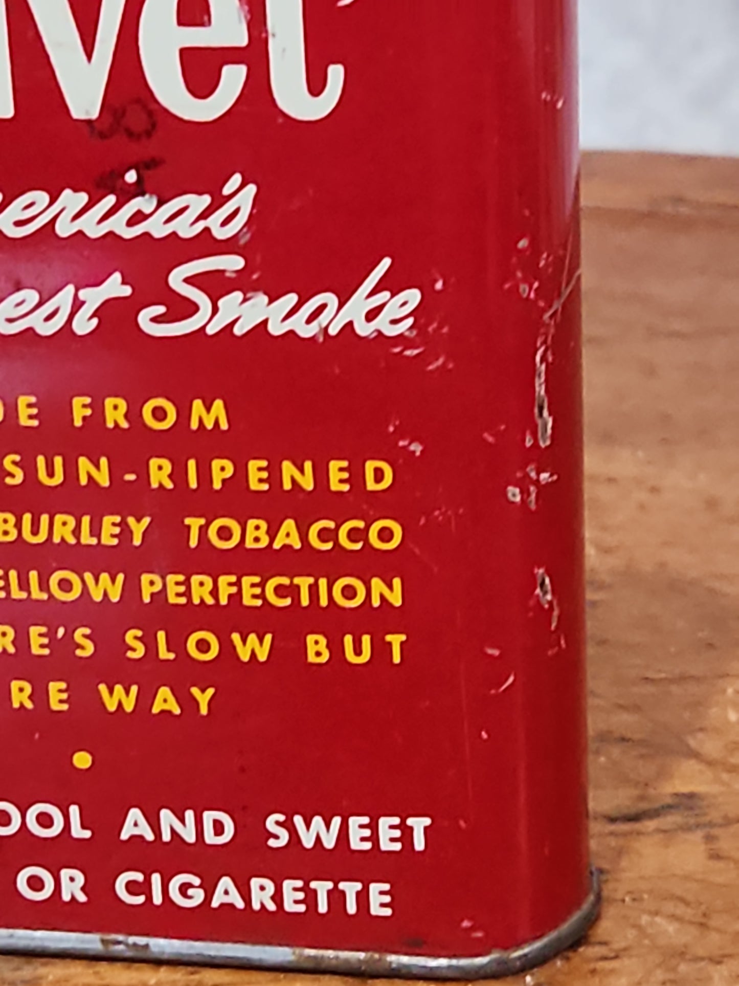 Vintage Tobacco Velvet pipe and cigarette 1 1/2 oz Kentucky tin977