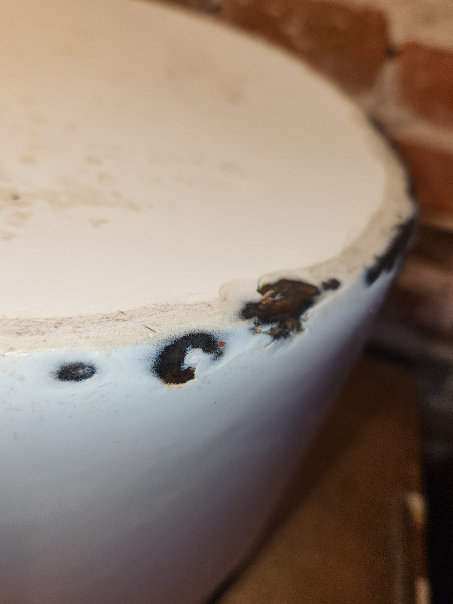 Vintage Enamelware Pot with Lid and Carry Handle Chamber Pot ew112