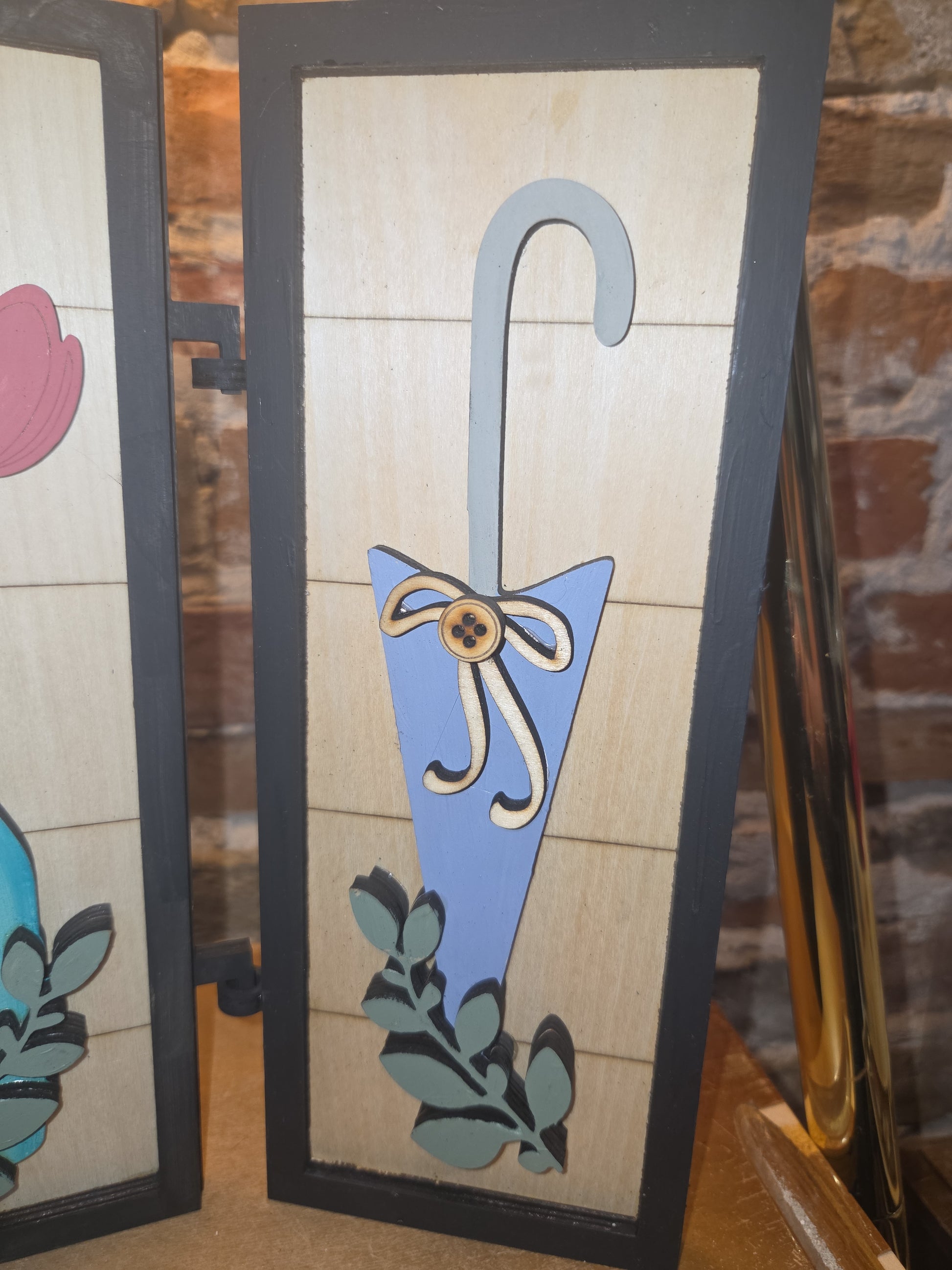 Trio Frame Decor Spring Bird Umbrella Tulips 10 1/2" tt71