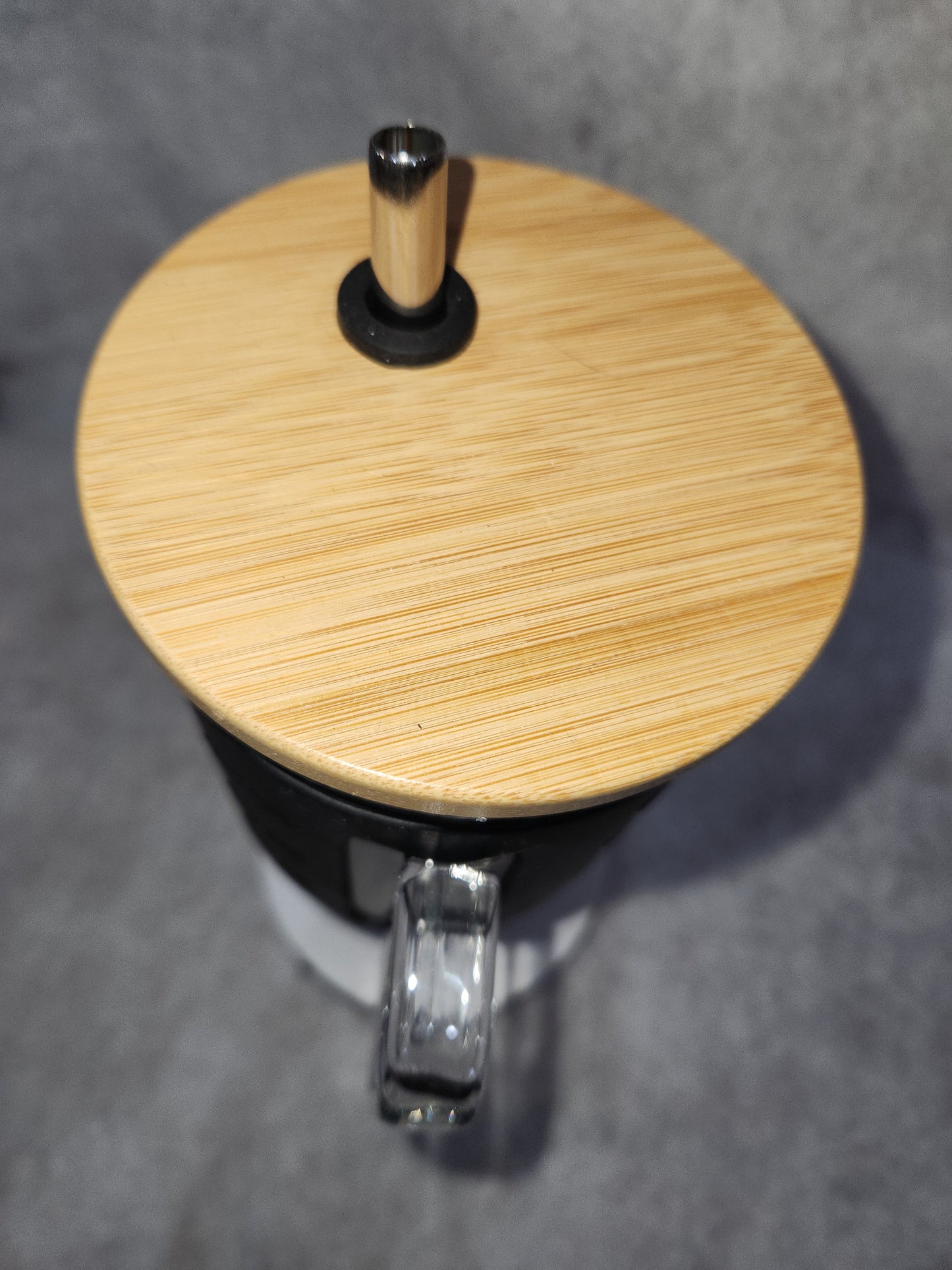 32 oz glass tumbler with handle and removeable black silicone sleeve CLEARANCE! Tg8