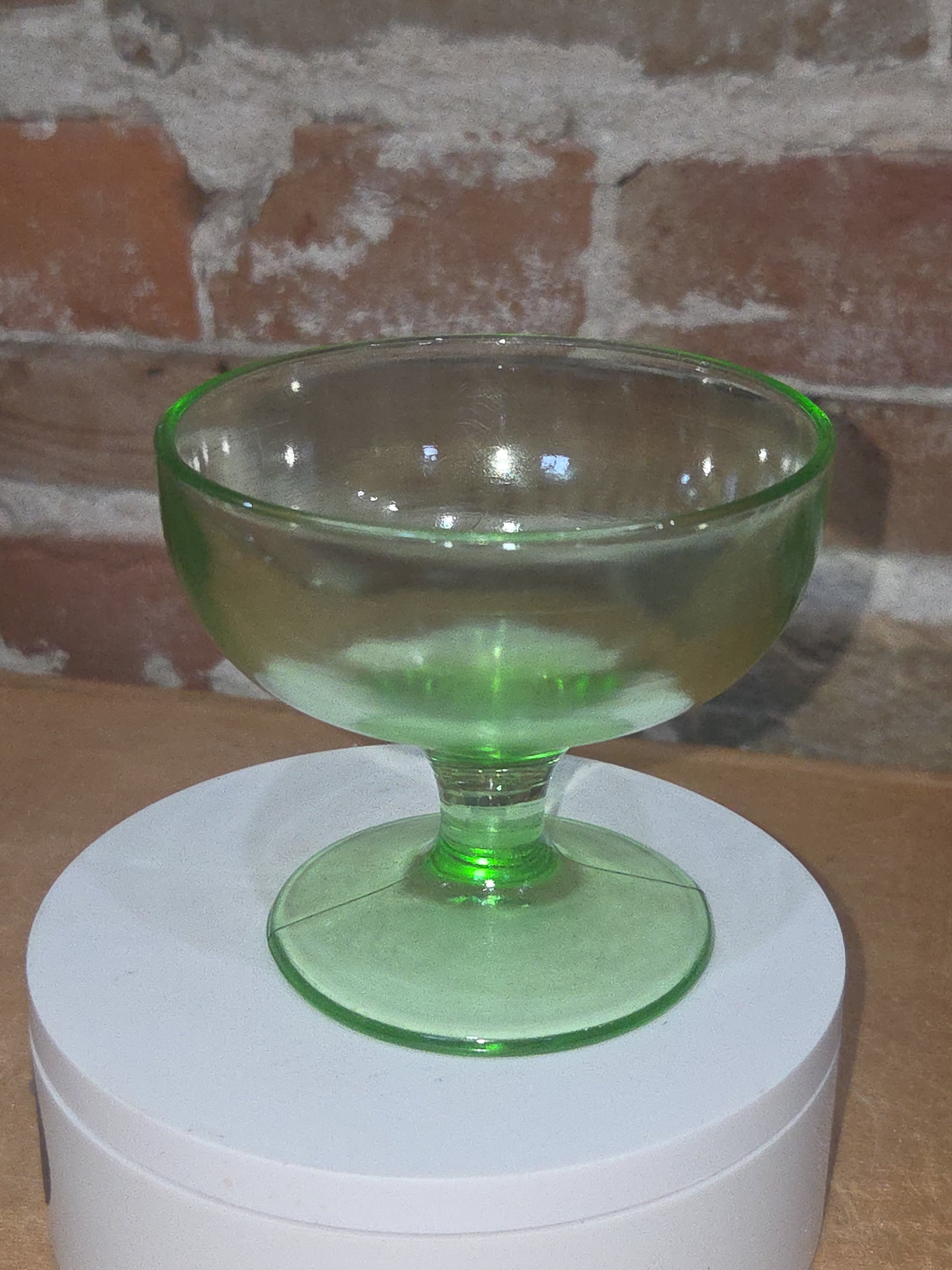 Vintage Uranium Depression Glass Compote Dessert Dish Vaseline Glows ug04