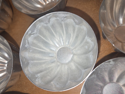 Vintage Set of 10 Small Aluminum Scalloped Fluted Tins Molds Cups Bundt Pans AS IS al23