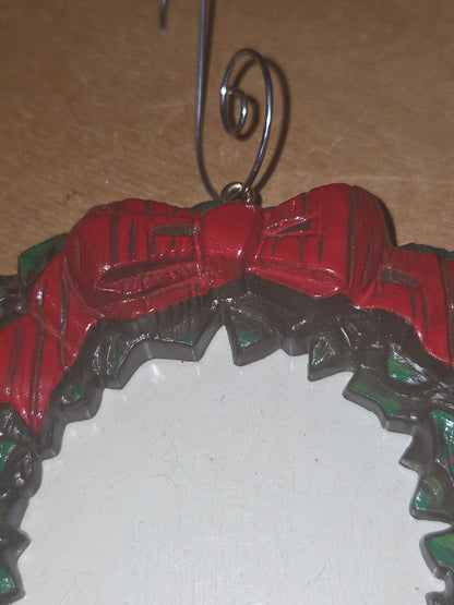 Vintage Avon Ornament Captured Moments Picture Frame Christmas Wreath 1984 NO BOX