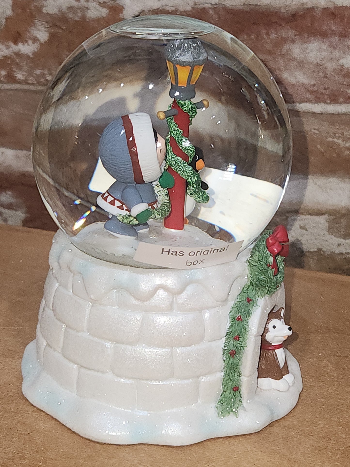 Hallmark Keepsake Snow Globe Frosty Friends Husky Penguin Inuit sg78