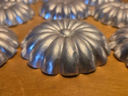 Vintage Sandbakkel Small Aluminu. Tins Molds Cups Pans Set of 9 3" x 1/2" al61