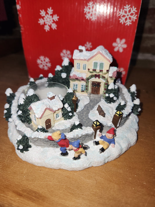 Vintage Pfaltzgraff Winterberry Scenic Village with Tea Light 2001