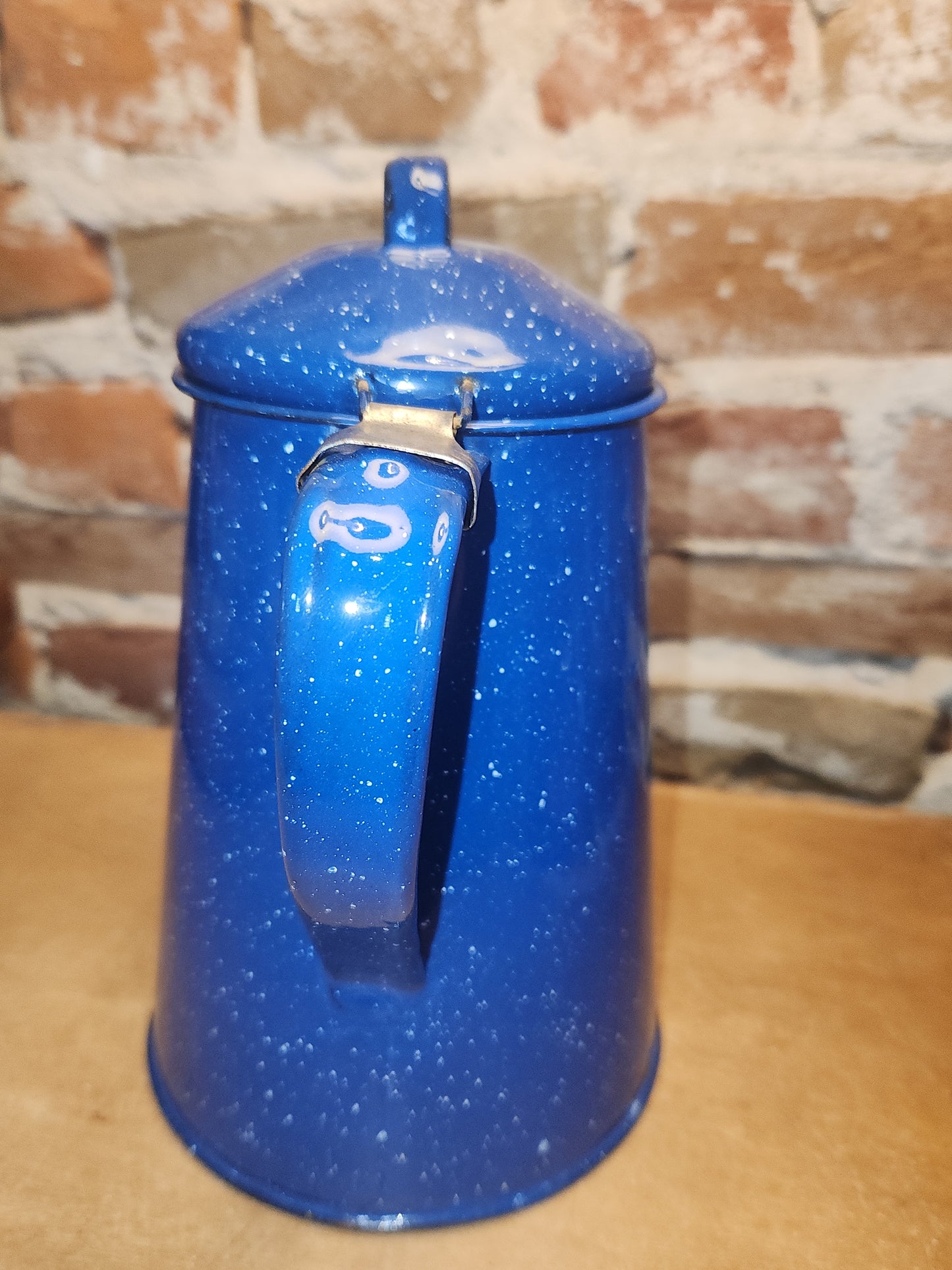 Vintage Enamelware Graniteware Coffee Pot with Lid Blue White Specks ew12