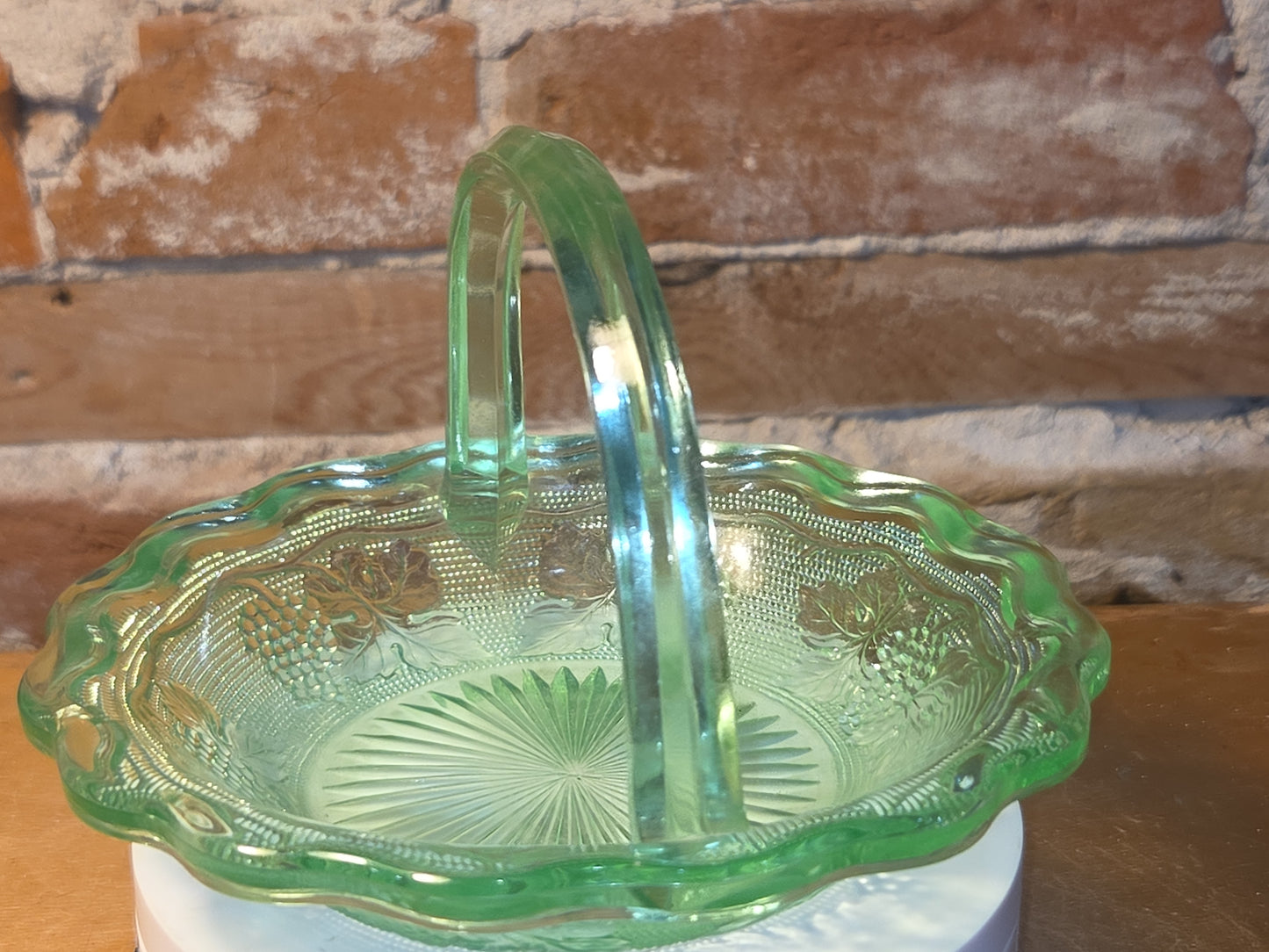 Vintage Westmoreland Uranium Glass Basket Candy Dish Grapes Vaseline Glows ug61