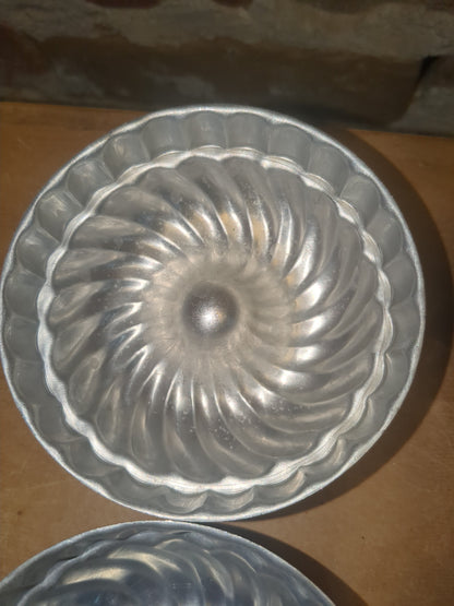 Vintage Mini Bundt Pans Jello Molds Aluminum Tart Tins, Cake Molds 3 3/4" Diameter alu03