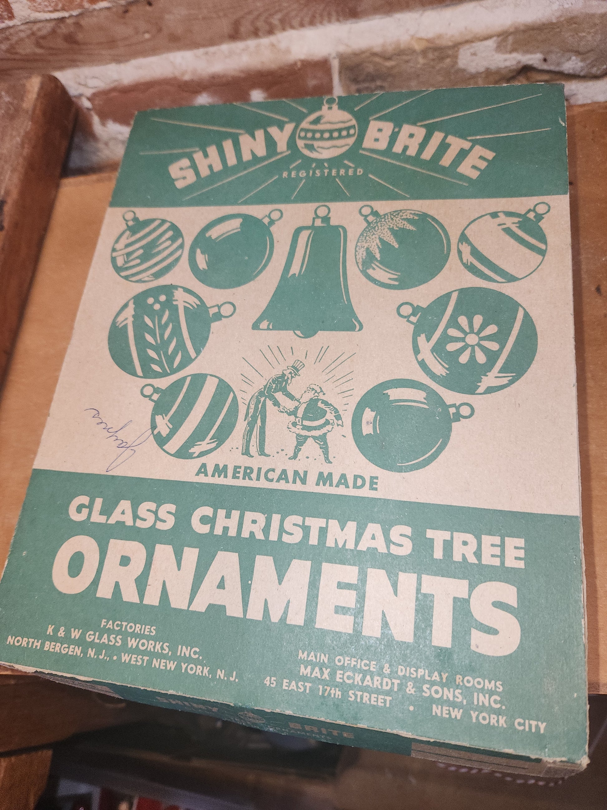 Vintage Shiny Brite 2 1/2" Red Ornaments in Box. Incomplete set. AS IS bo81