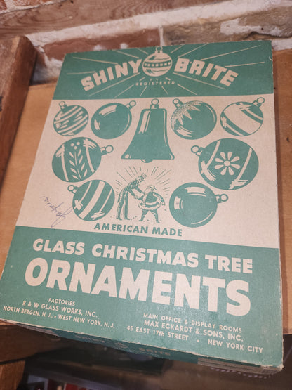 Vintage Shiny Brite 2 1/2" Red Ornaments in Box. Incomplete set. AS IS bo81