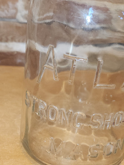 Vintage Atlas Strong Shoulder Clear Quart Jar and Atlas Lid jar92