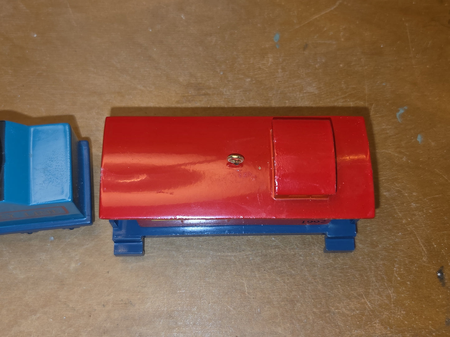 Vintage Hallmark Keepsake Ornaments Skyline Train Series Set of 4 Stock Train Car, Caboose and 2 Coal Cars cast metal 1992
