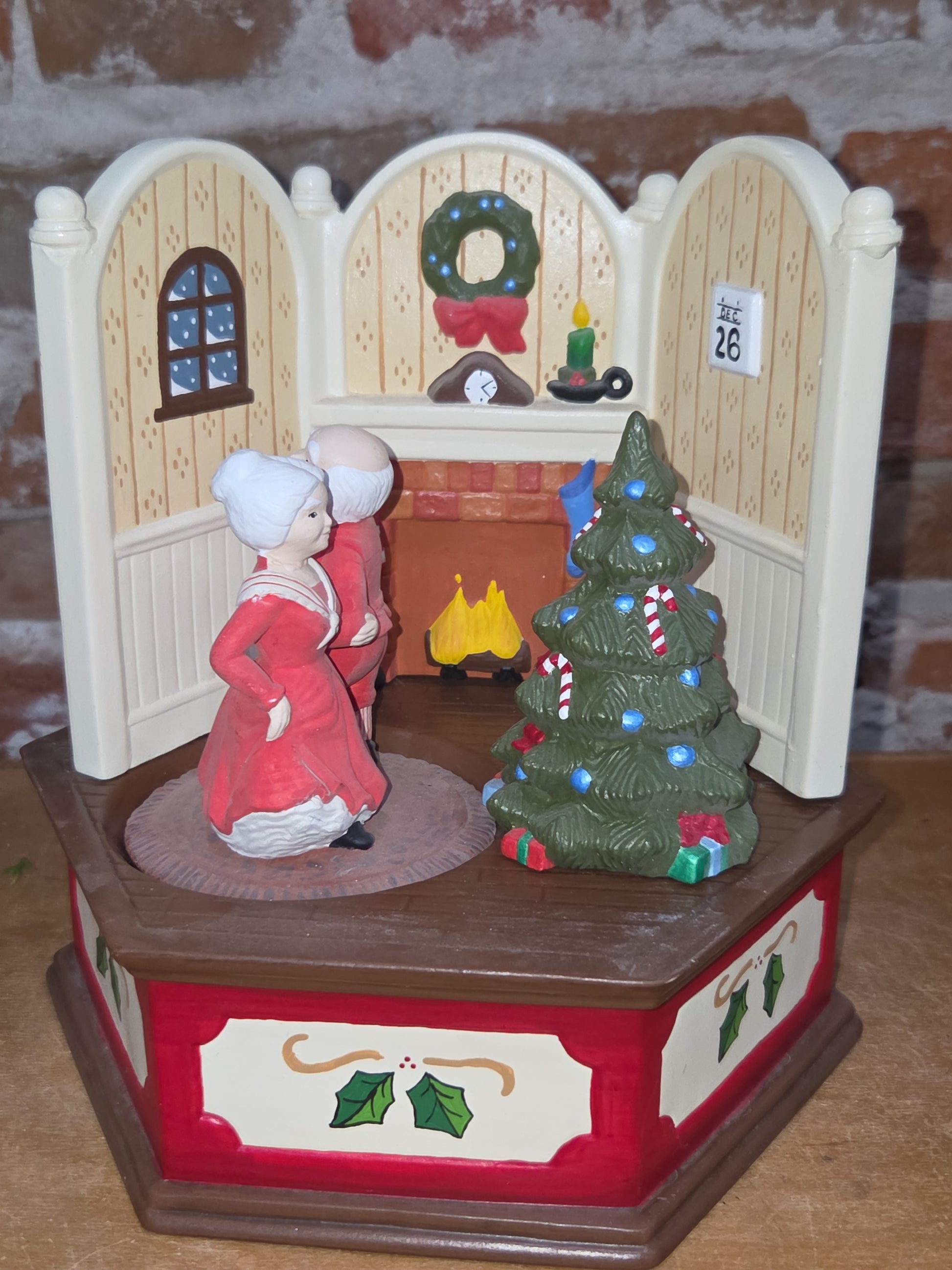 Vintage Ceramic December 26th Dancing Santa Mrs Claus made from Scioto Molds 1983 AS IS No Music Box