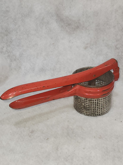 Vintage Potato Ricer Red Handle Universal No Makers Mark kit916