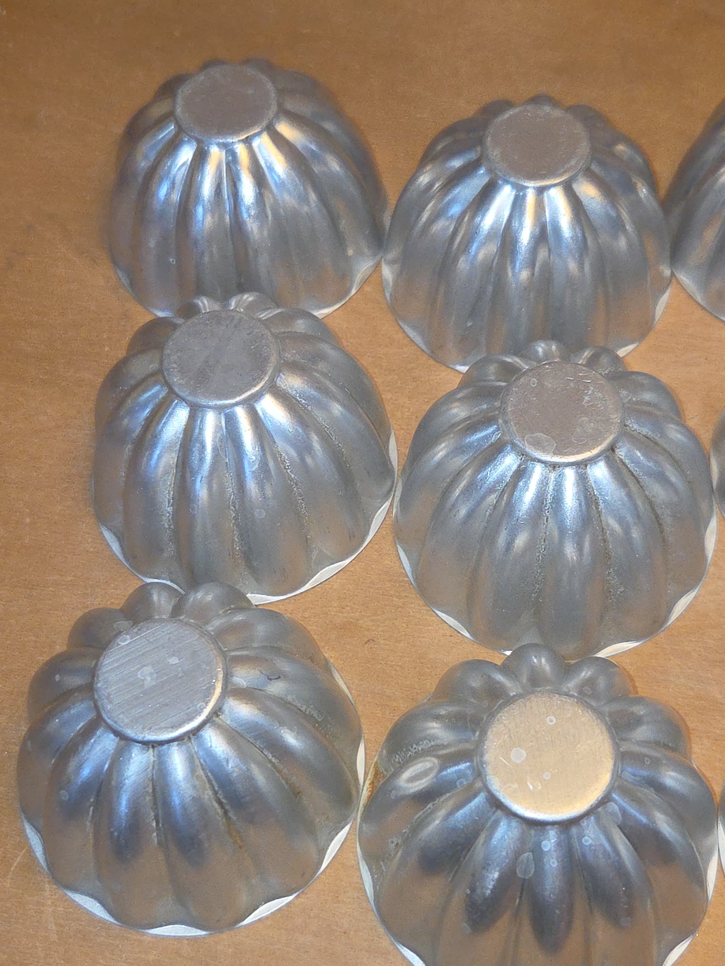 Vintage Small Aluminum Scalloped Fluted Tins Molds Cups Bundt Pans Set of 17 AS IS al22