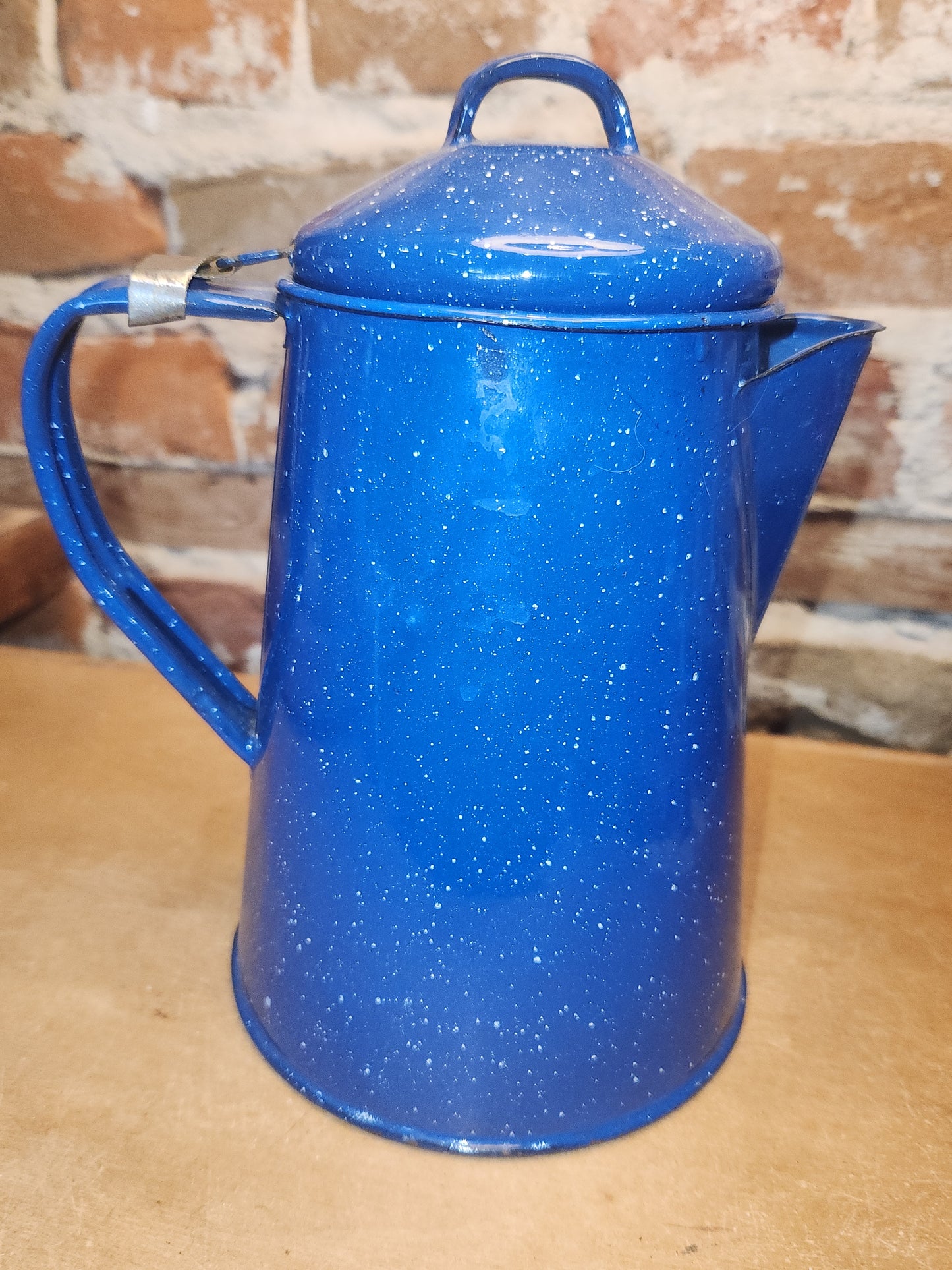 Vintage Enamelware Graniteware Coffee Pot with Lid Blue White Specks ew12