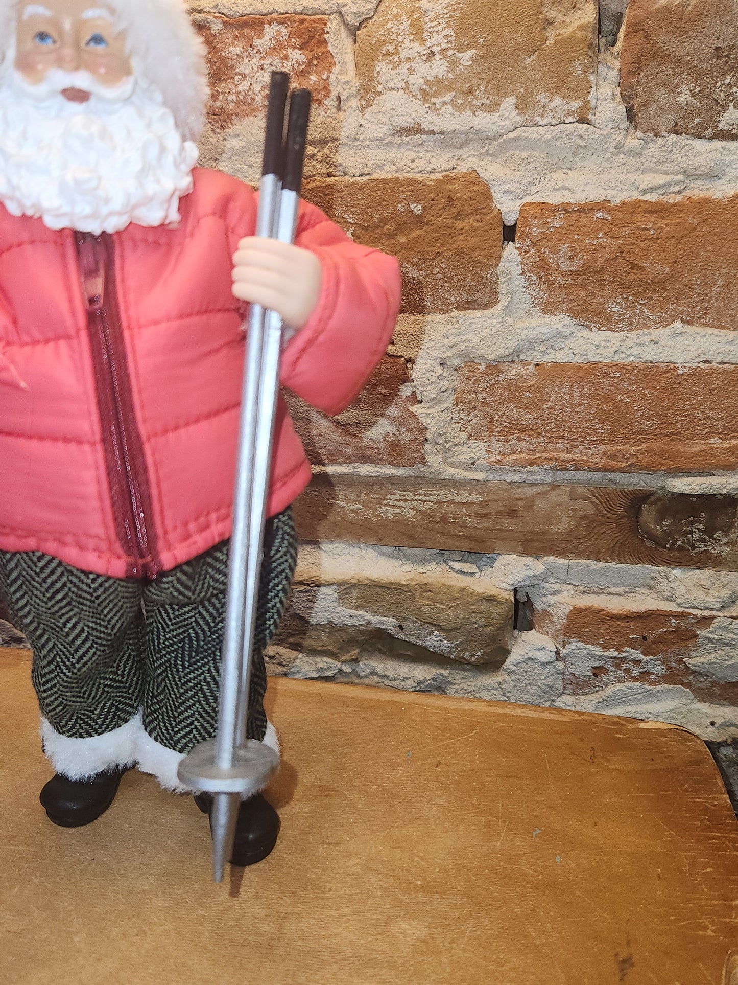 Ashland Christmas Collectible Sking Santa sf51