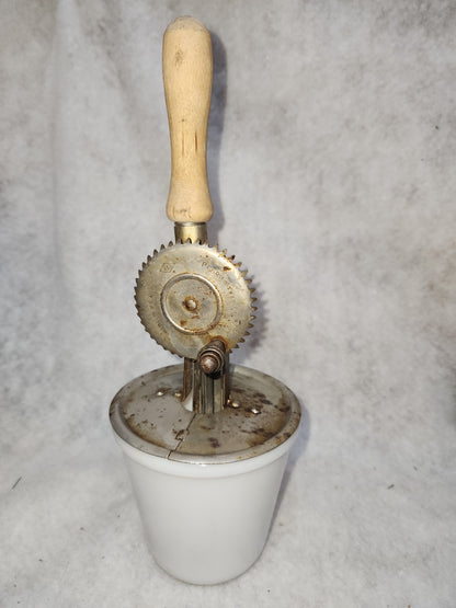 Vintage Egg Beater Hand Mixer and Small Anchor Hocking Milkglass Bowl mg901