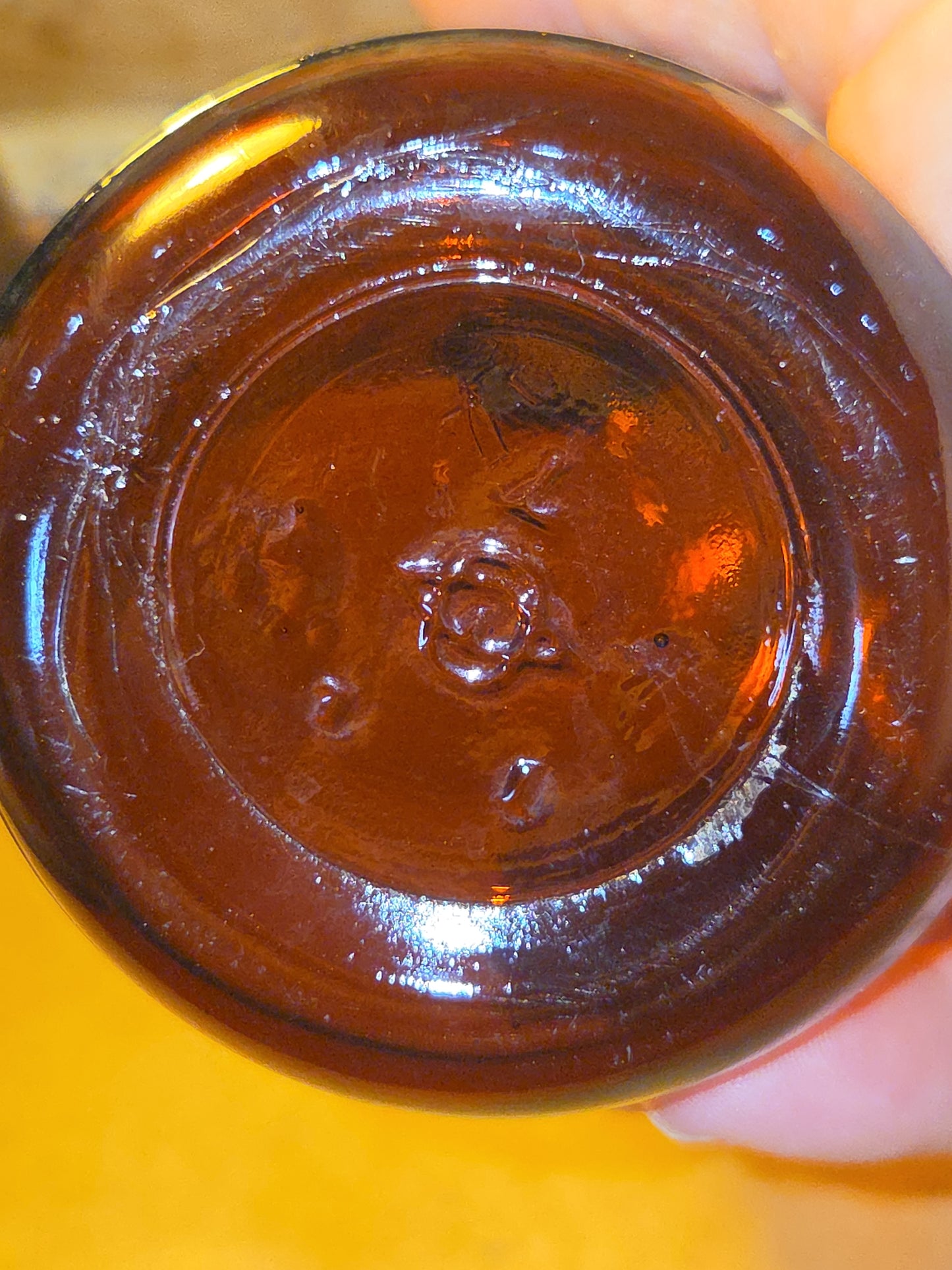 Vintage Medicine Bottles Owens-Illinois Glass Company Amber Glass vmb08