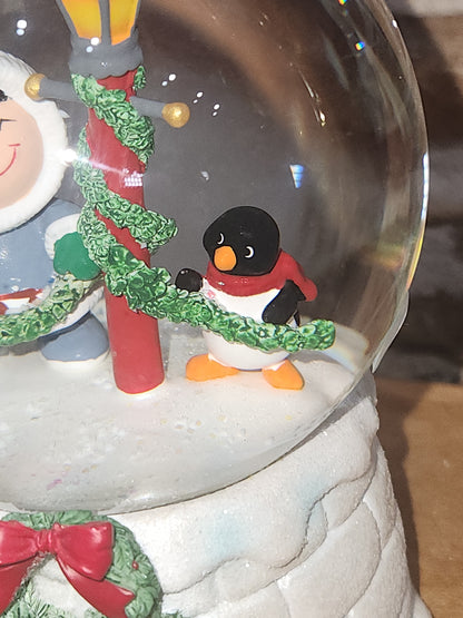 Hallmark Keepsake Snow Globe Frosty Friends Husky Penguin Inuit sg78