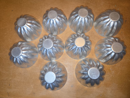 Vintage Set of 10 Small Aluminum Scalloped Fluted Tins Molds Cups Bundt Pans AS IS al23